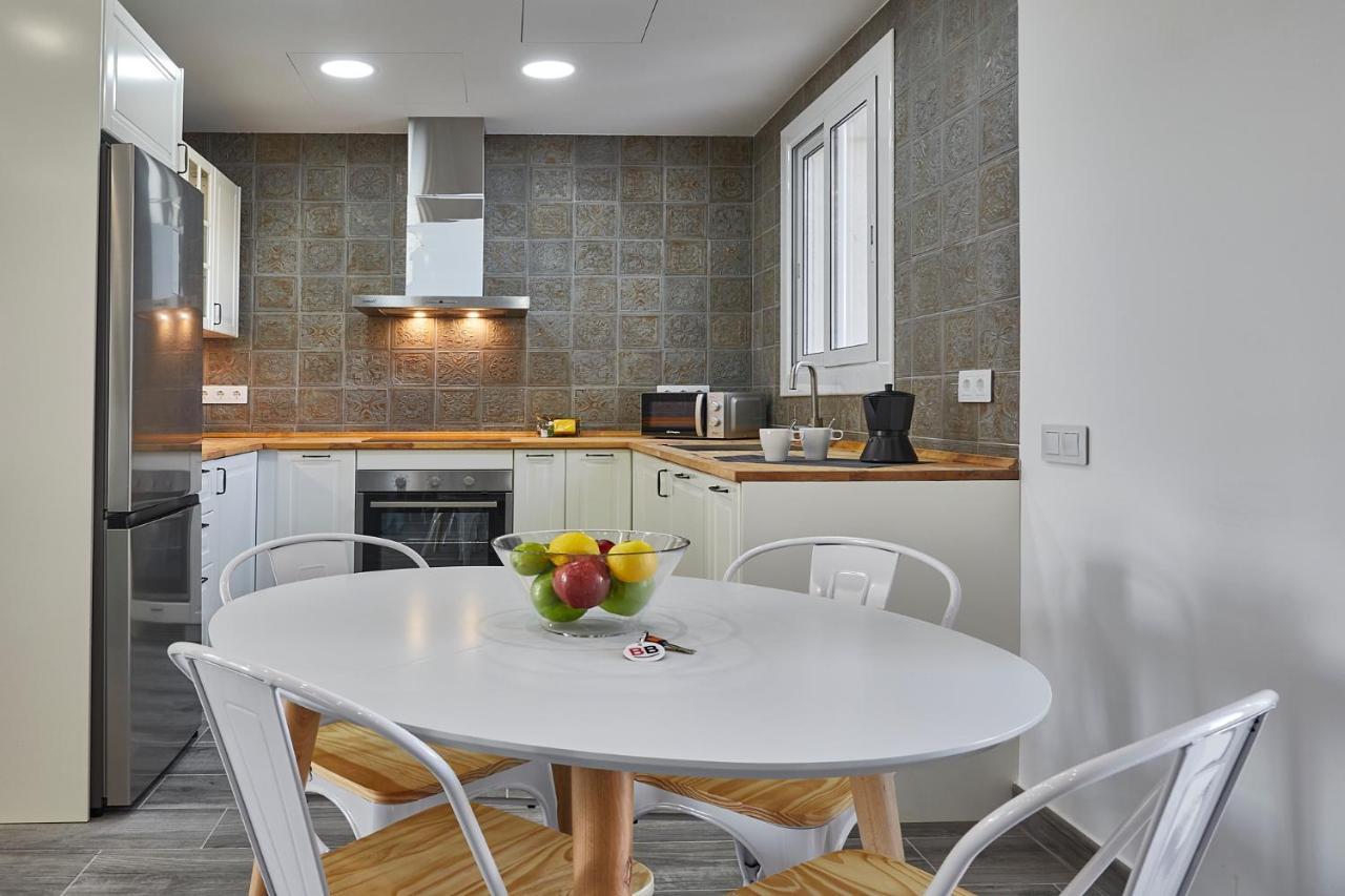Апартаменты Bbarcelona Fira Superior Flats Экстерьер фото