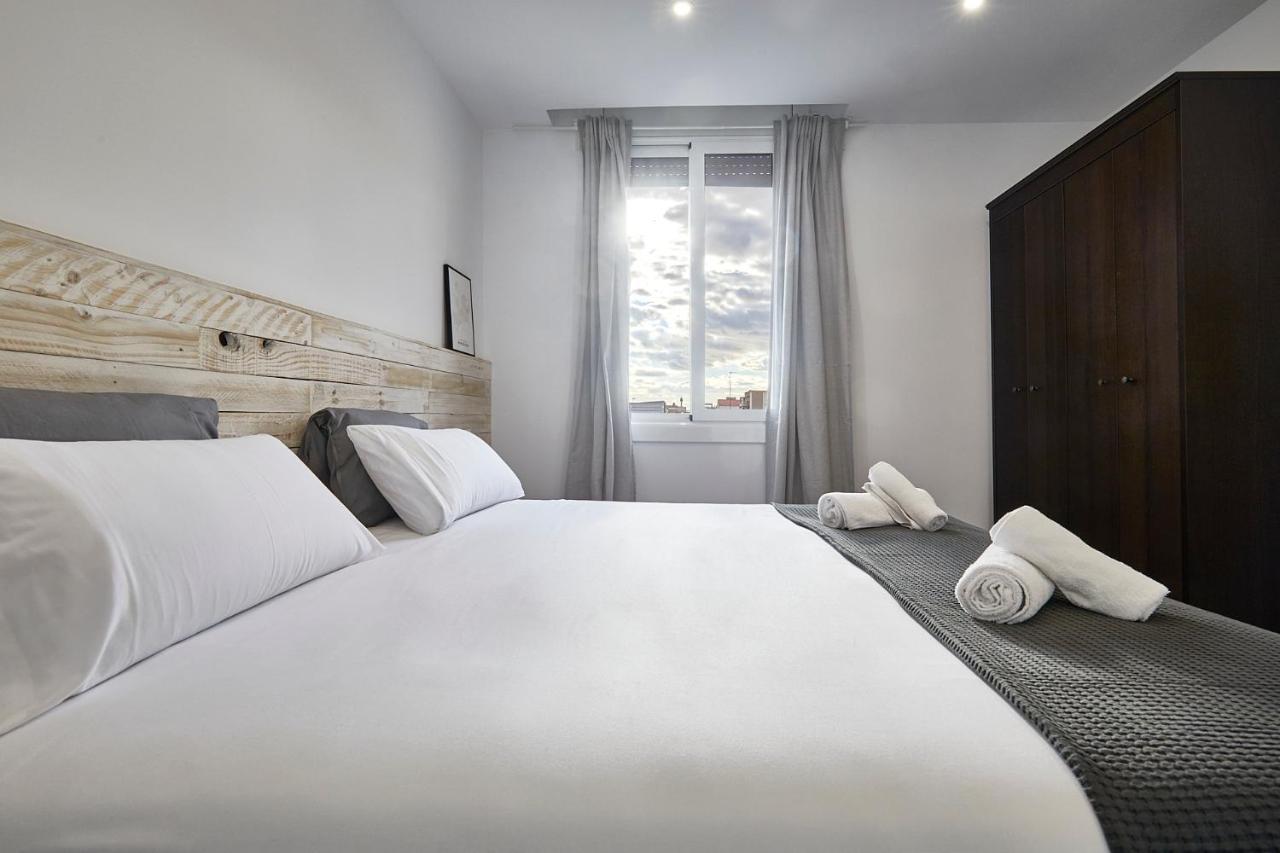 Апартаменты Bbarcelona Fira Superior Flats Экстерьер фото