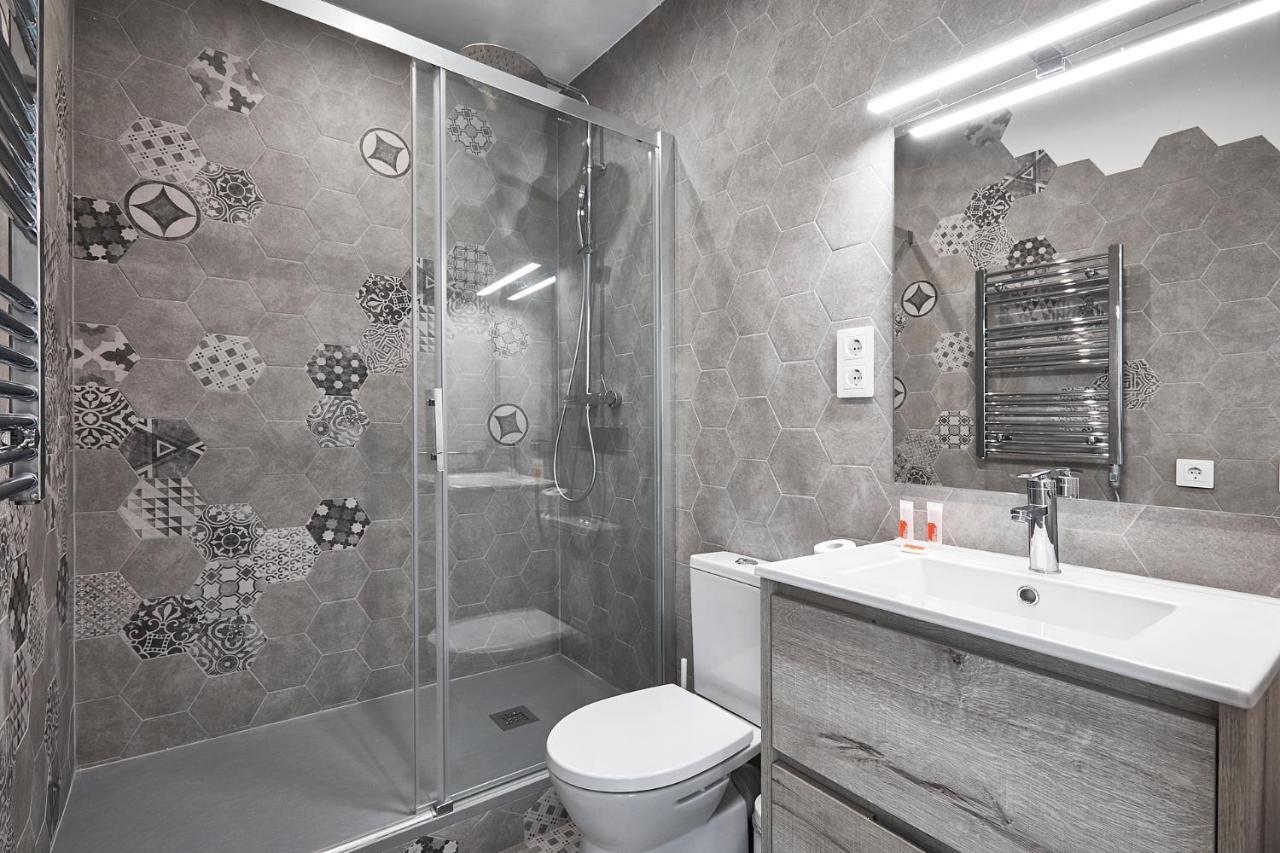 Апартаменты Bbarcelona Fira Superior Flats Экстерьер фото